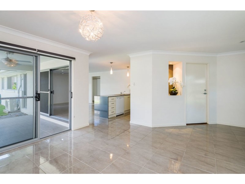 50 Azure Way, Hope Island QLD 4212