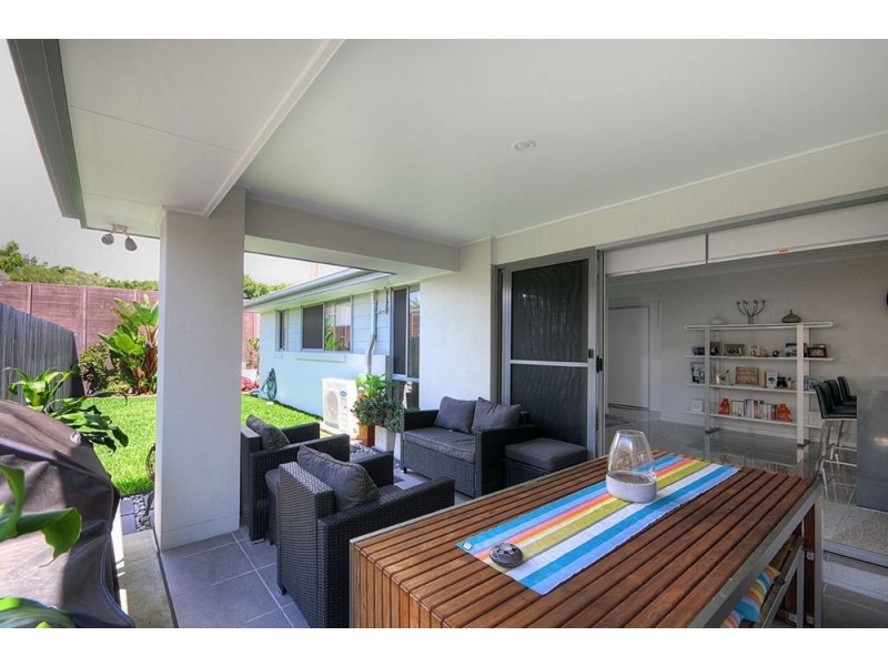 50 Azure Way, Hope Island QLD 4212