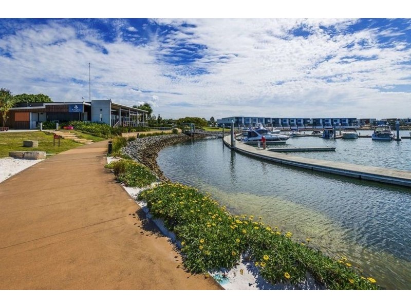 50 Azure Way, Hope Island QLD 4212