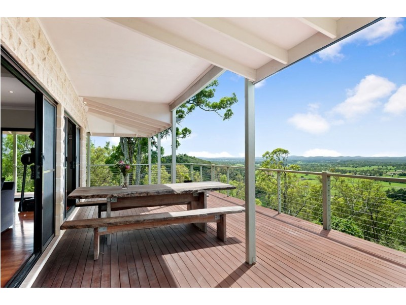 829 McIntosh Creek Road, Mcintosh Creek QLD 4570