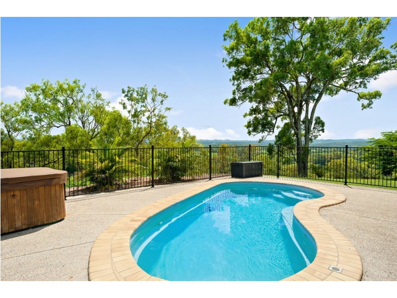 829 McIntosh Creek Road, Mcintosh Creek QLD 4570