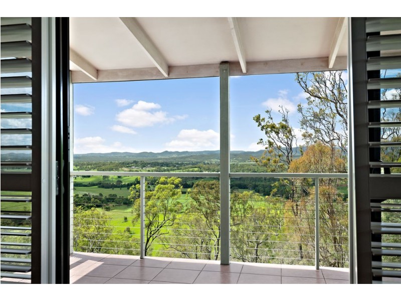 829 McIntosh Creek Road, Mcintosh Creek QLD 4570