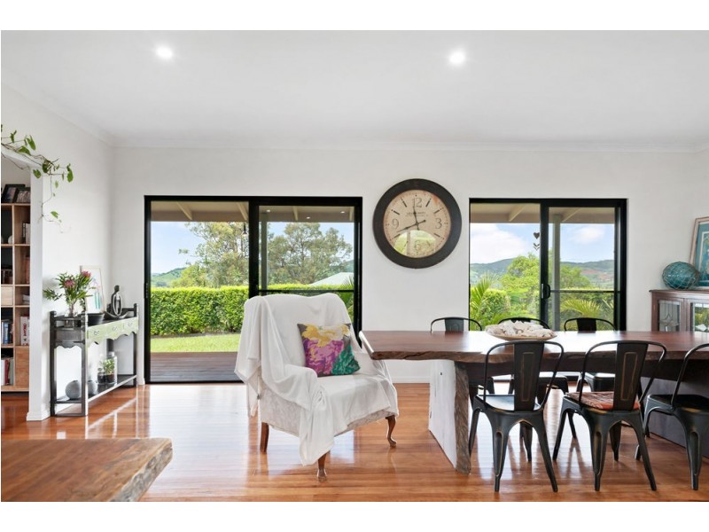 829 McIntosh Creek Road, Mcintosh Creek QLD 4570