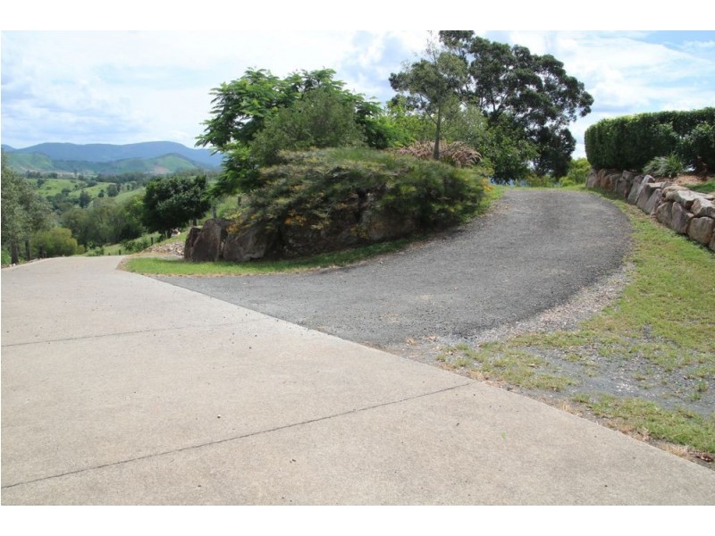 829 McIntosh Creek Road, Mcintosh Creek QLD 4570