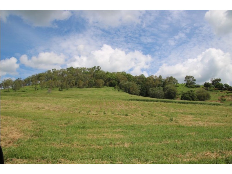 829 McIntosh Creek Road, Mcintosh Creek QLD 4570