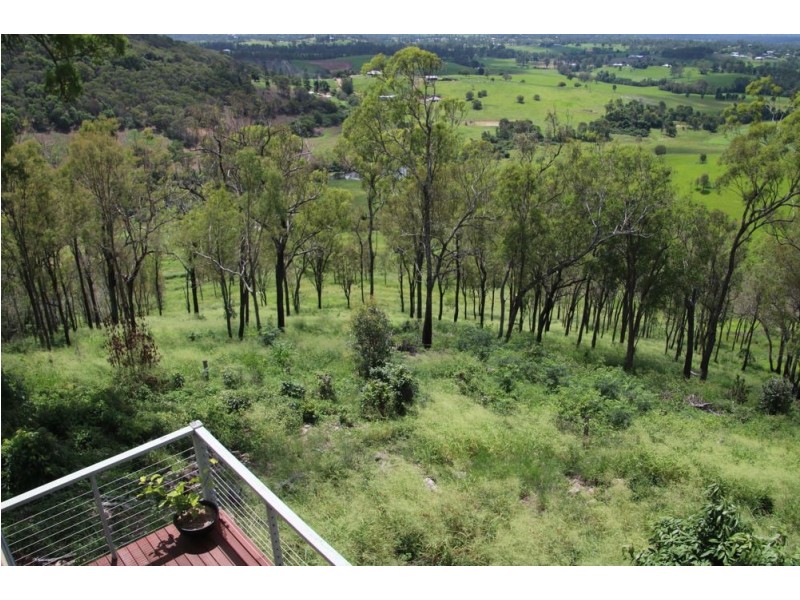 829 McIntosh Creek Road, Mcintosh Creek QLD 4570