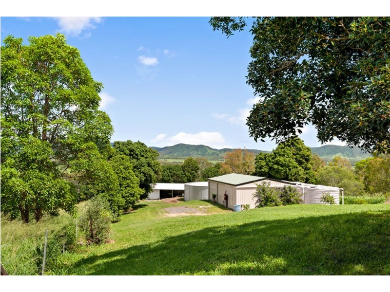 829 McIntosh Creek Road, Mcintosh Creek QLD 4570