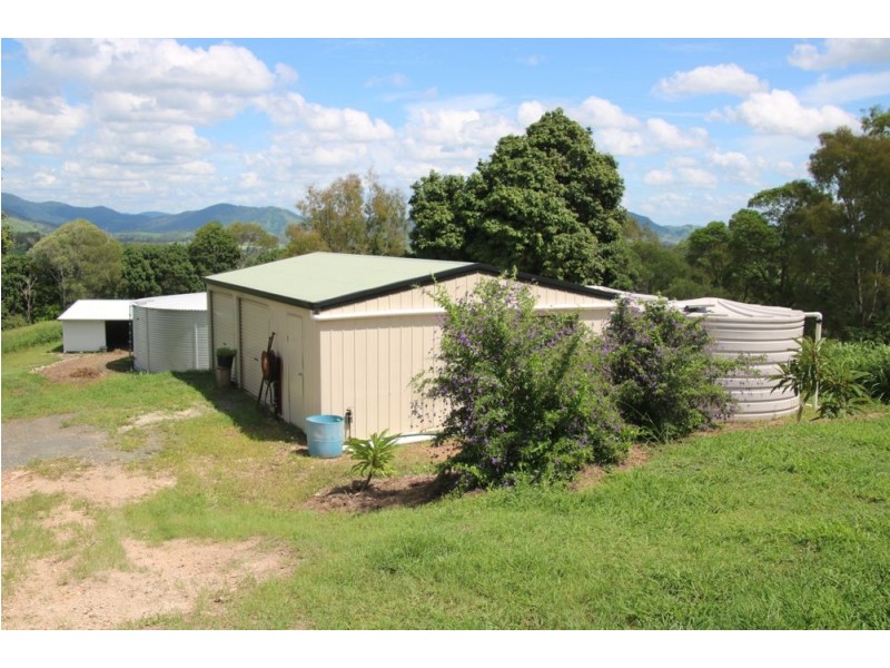 829 McIntosh Creek Road, Mcintosh Creek QLD 4570