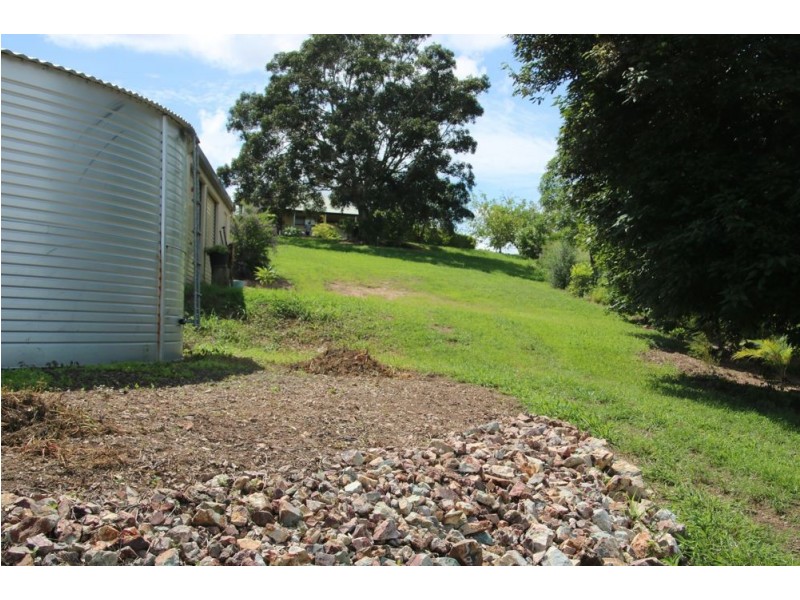 829 McIntosh Creek Road, Mcintosh Creek QLD 4570