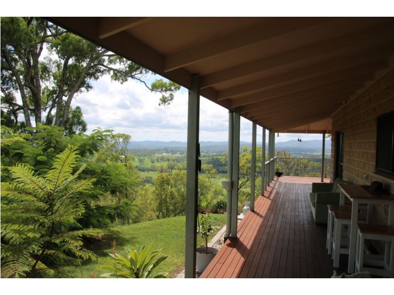 829 McIntosh Creek Road, Mcintosh Creek QLD 4570