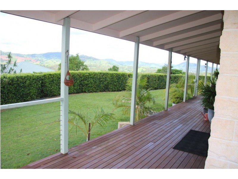 829 McIntosh Creek Road, Mcintosh Creek QLD 4570