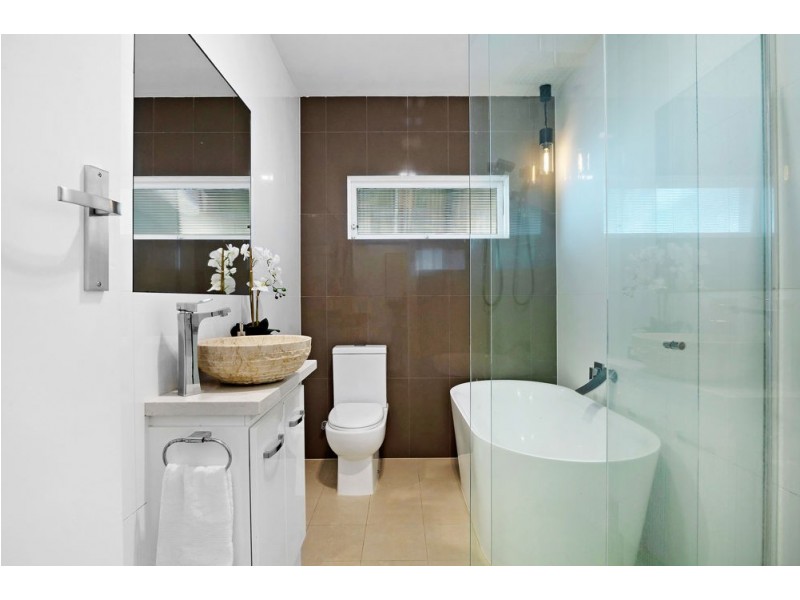 22 Koolewong Street, Stafford Heights QLD 4053