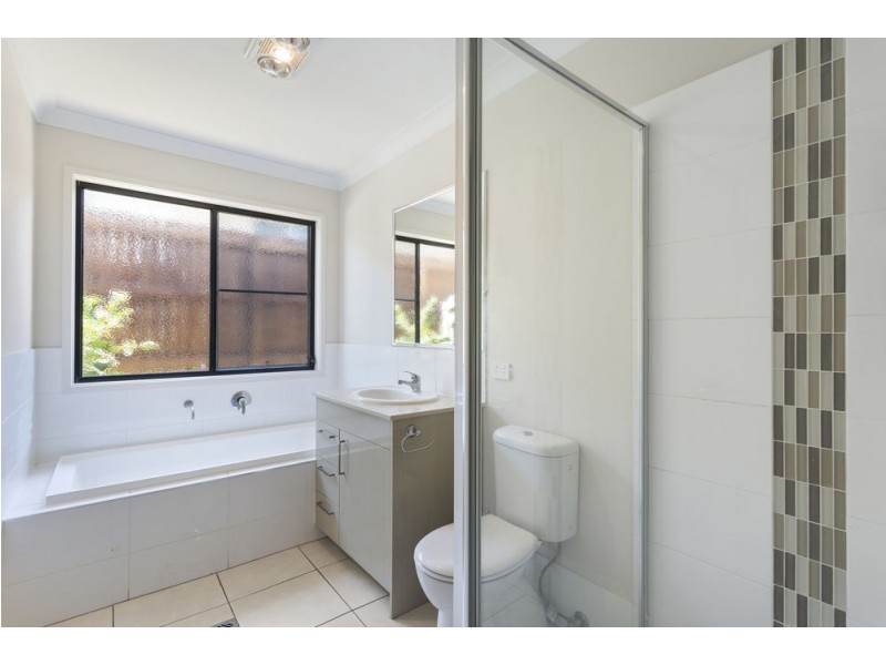 23 Parkview Drive, Glenvale QLD 4350