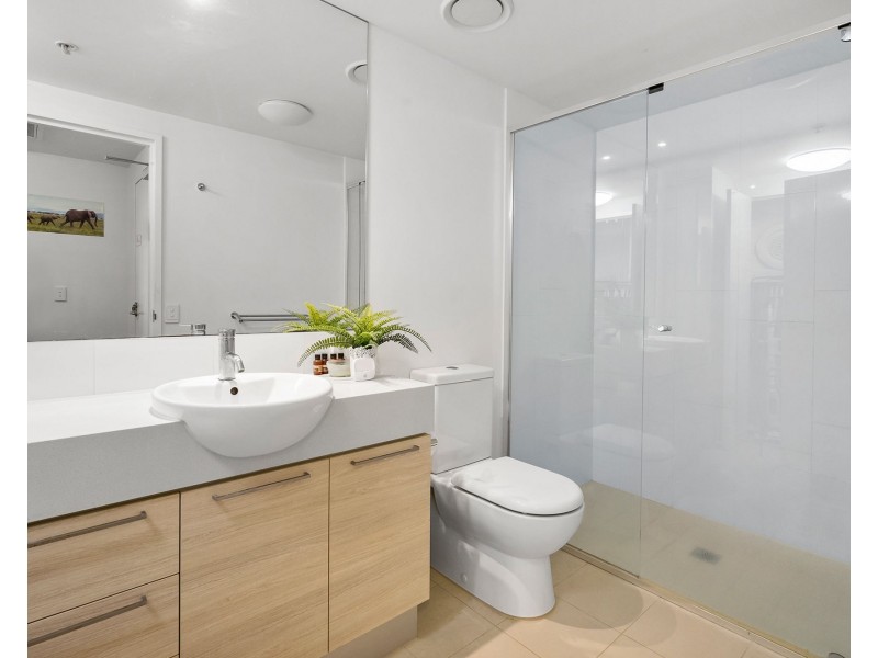 10507/8 Harbour Road, Hamilton QLD 4007