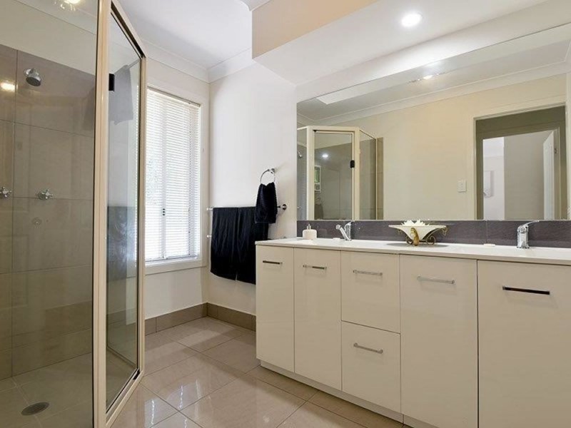 70 Forest Drive, Hampton QLD 4352