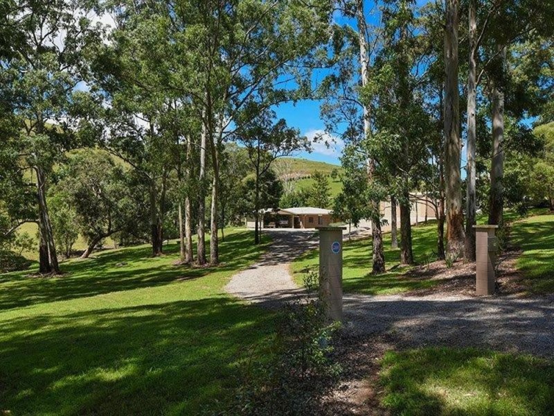 70 Forest Drive, Hampton QLD 4352