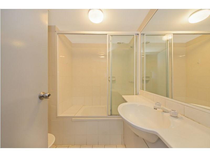 2/21 Campbell Street, Toowong QLD 4066