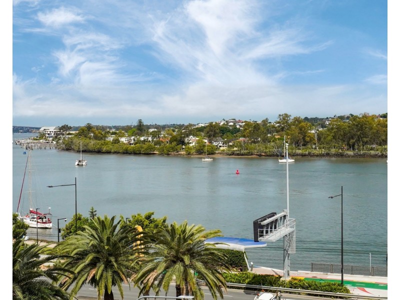 604/8 Hunt Street, Hamilton QLD 4007