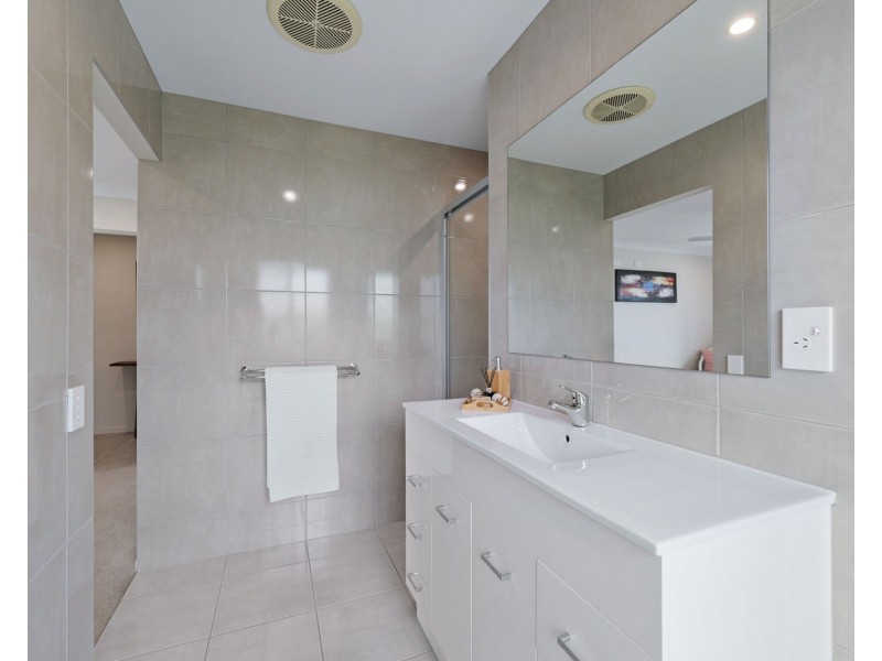 61 Maclamond Drive, Pelican Waters QLD 4551