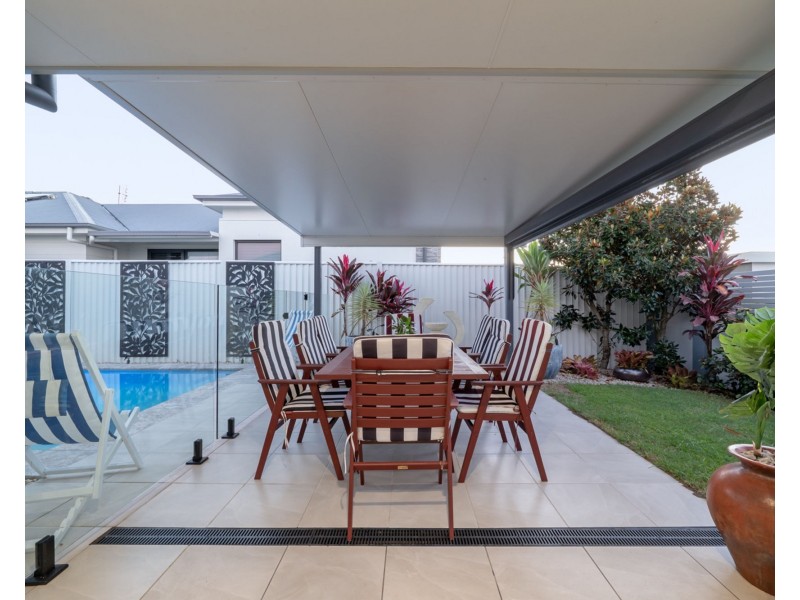 61 Maclamond Drive, Pelican Waters QLD 4551