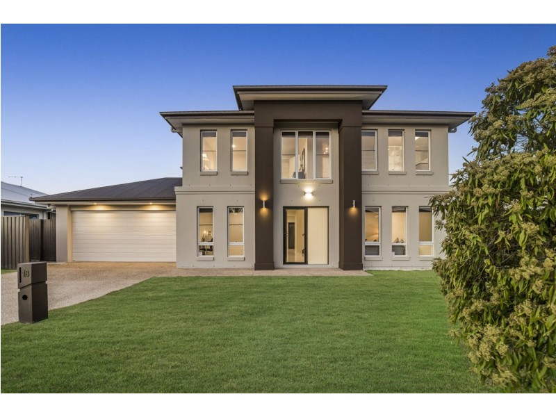 18 Foxwood Circuit, Wakerley QLD 4154