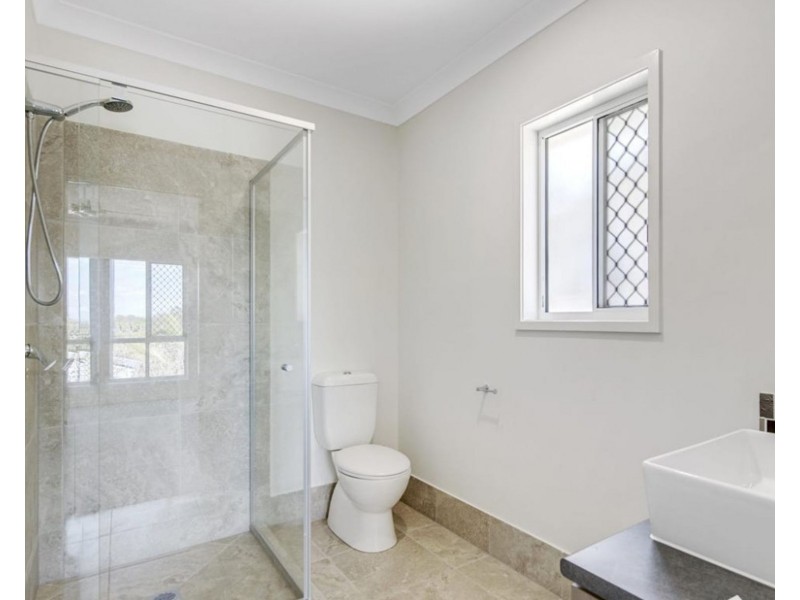15 Ernest Street, Manly QLD 4179