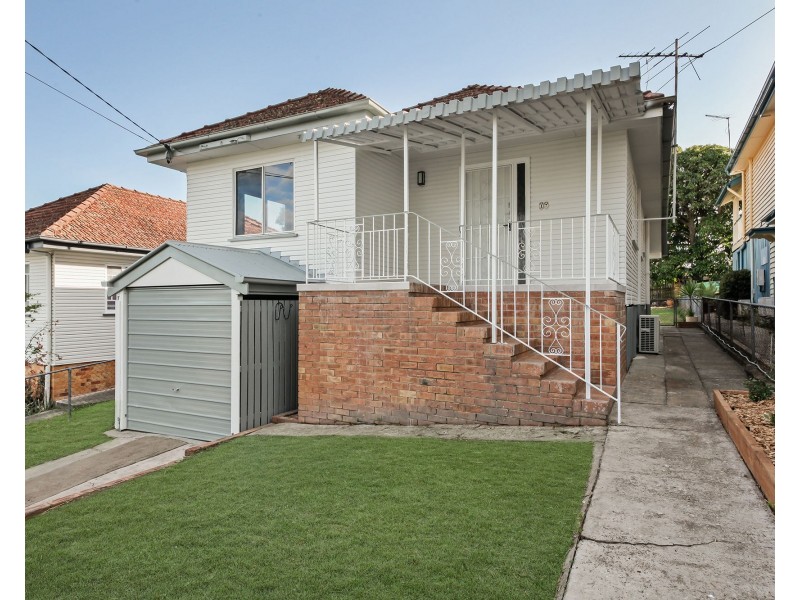 17 Wayland Street, Stafford QLD 4053