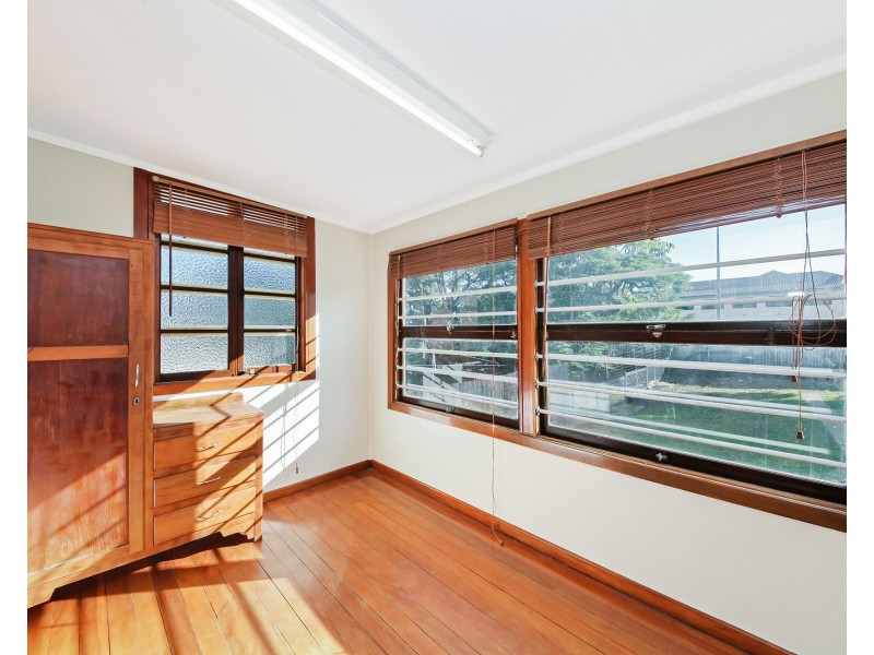 17 Wayland Street, Stafford QLD 4053