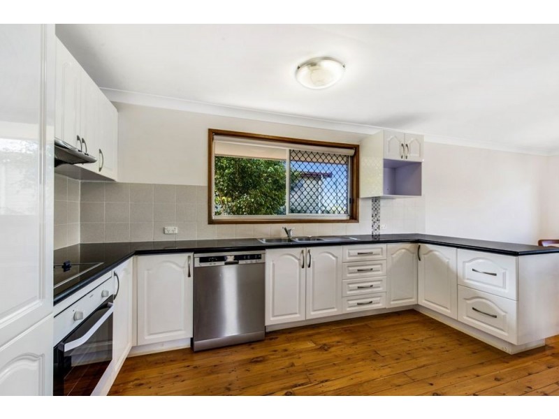 74 Woomera Crescent, Southport QLD 4215