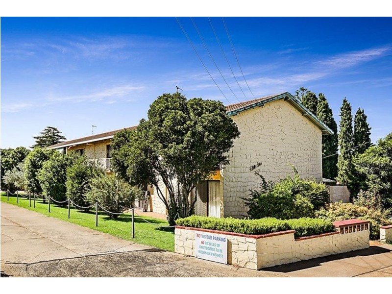 Unit 4/67 Taylor Street, Newtown QLD 4350