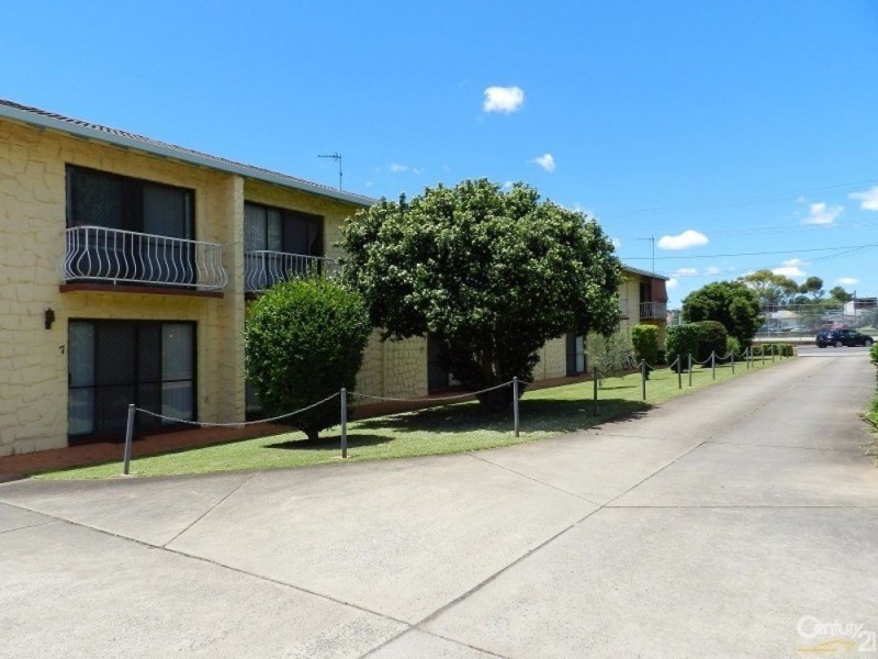 Unit 4/67 Taylor Street, Newtown QLD 4350