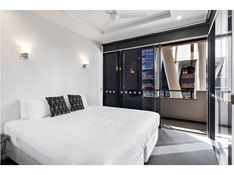 1021/9 Edmonstone Street, South Brisbane QLD 4101