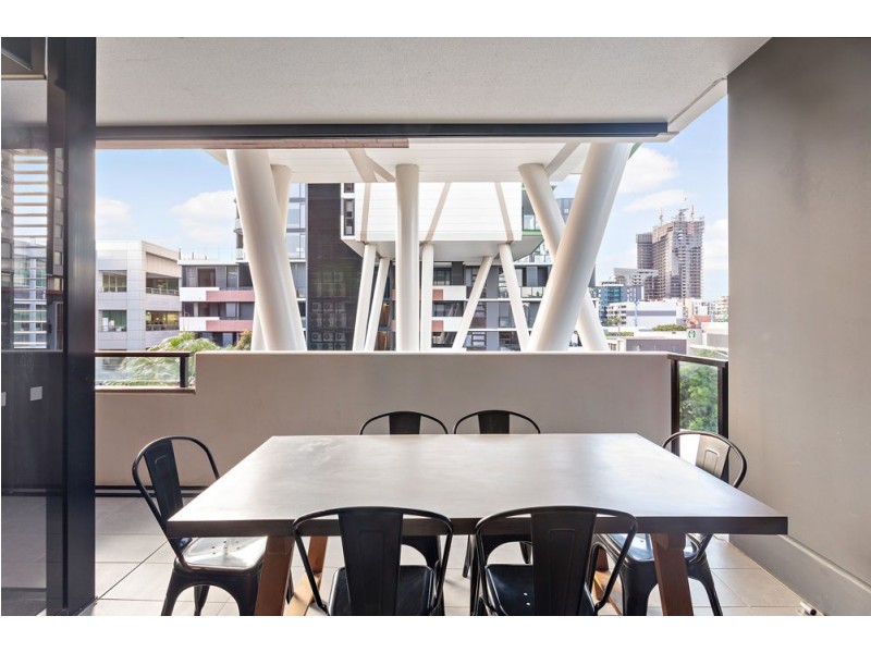 1021/9 Edmonstone Street, South Brisbane QLD 4101