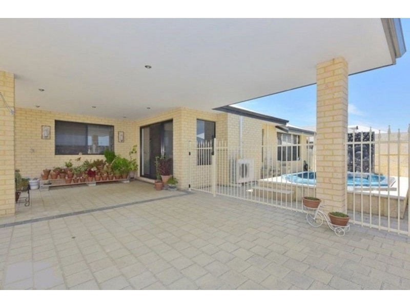 22 Evesham Drive, Ellenbrook WA 6069