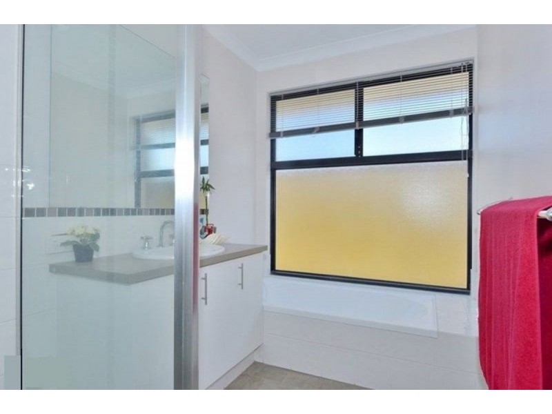 22 Evesham Drive, Ellenbrook WA 6069