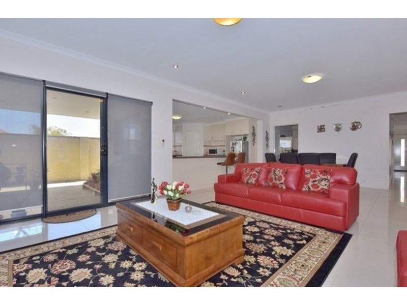22 Evesham Drive, Ellenbrook WA 6069