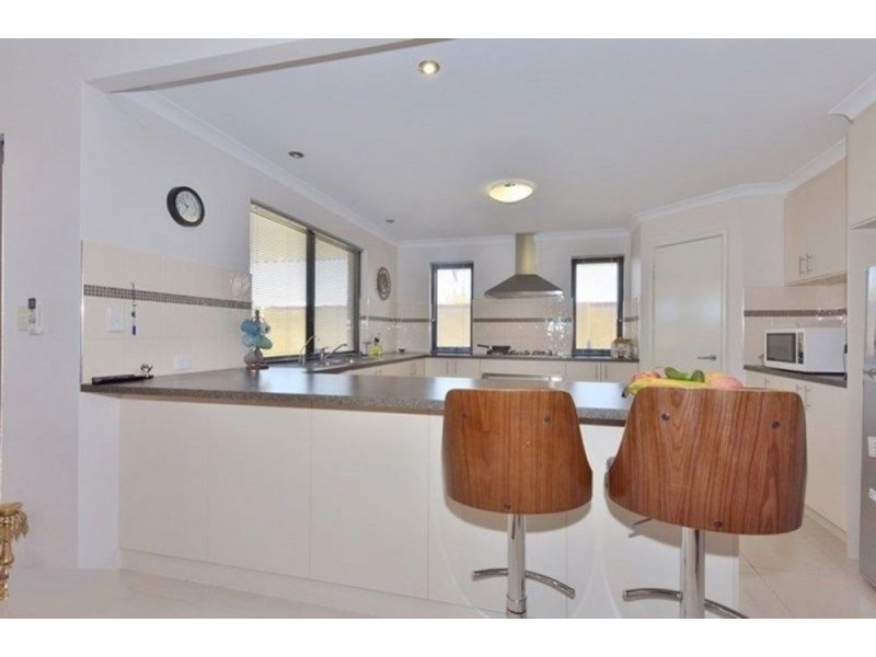 22 Evesham Drive, Ellenbrook WA 6069