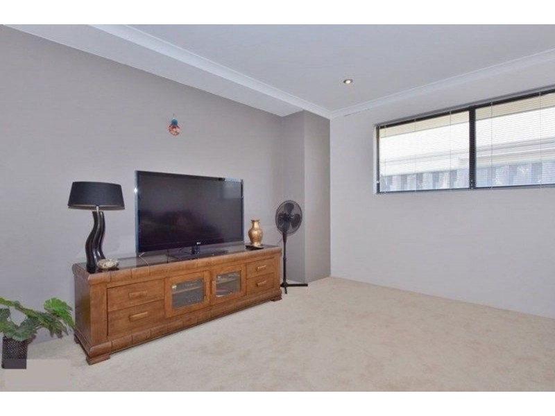22 Evesham Drive, Ellenbrook WA 6069
