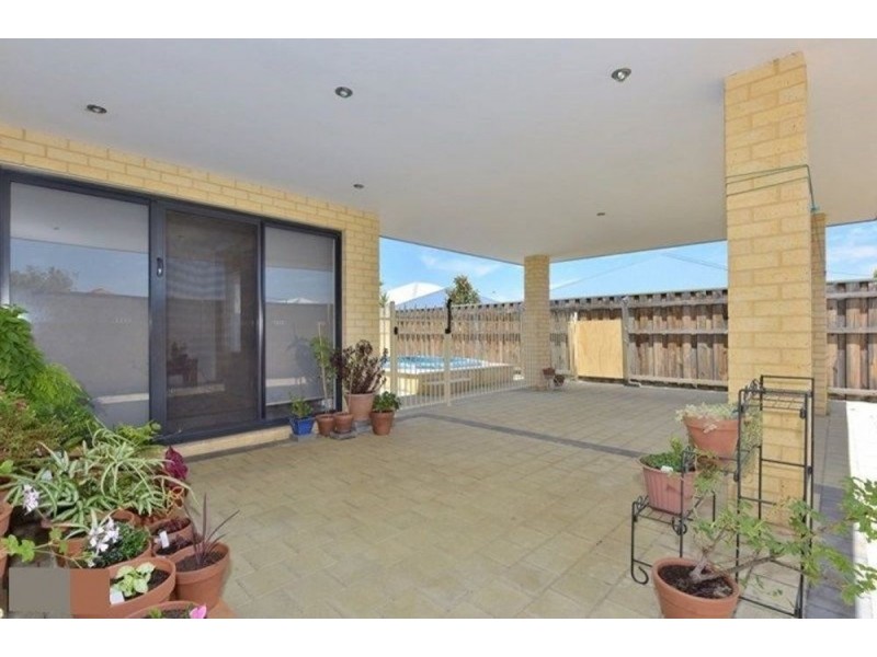 22 Evesham Drive, Ellenbrook WA 6069