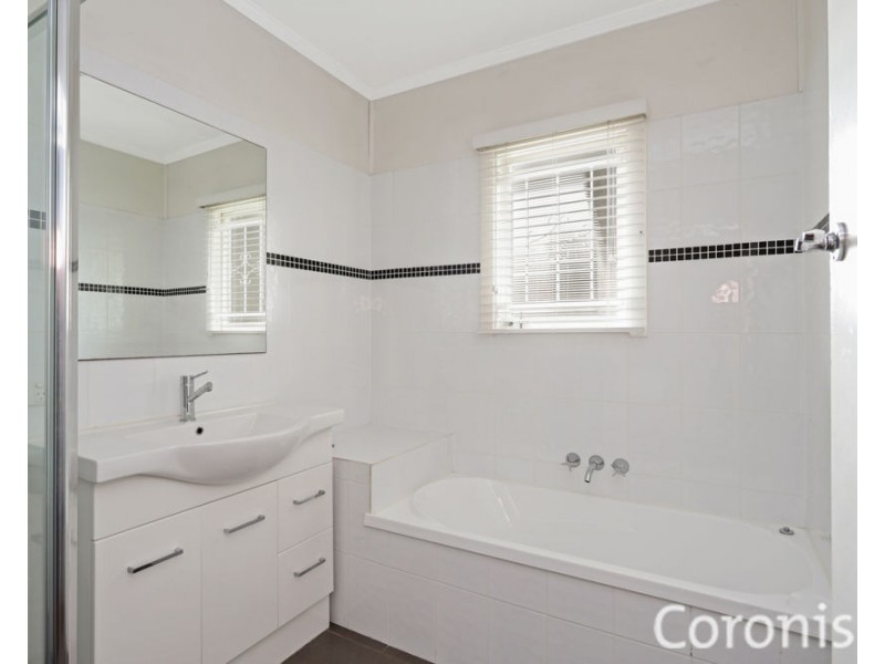 33 Jarvis Street, Stafford Heights QLD 4053