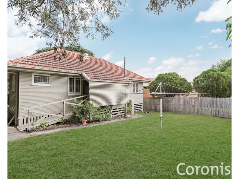 33 Jarvis Street, Stafford Heights QLD 4053