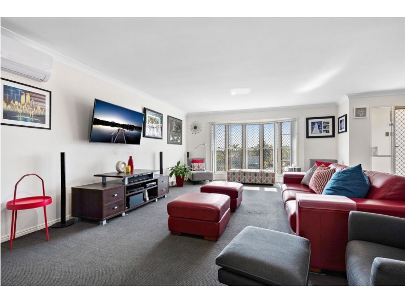 15 Manor Crescent, Wakerley QLD 4154