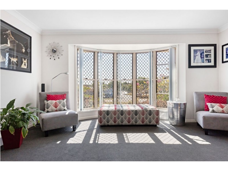 15 Manor Crescent, Wakerley QLD 4154