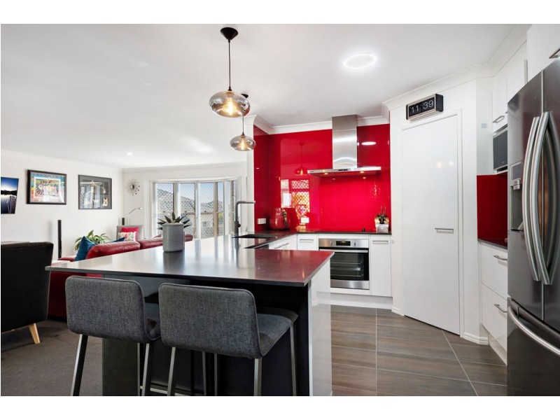 15 Manor Crescent, Wakerley QLD 4154