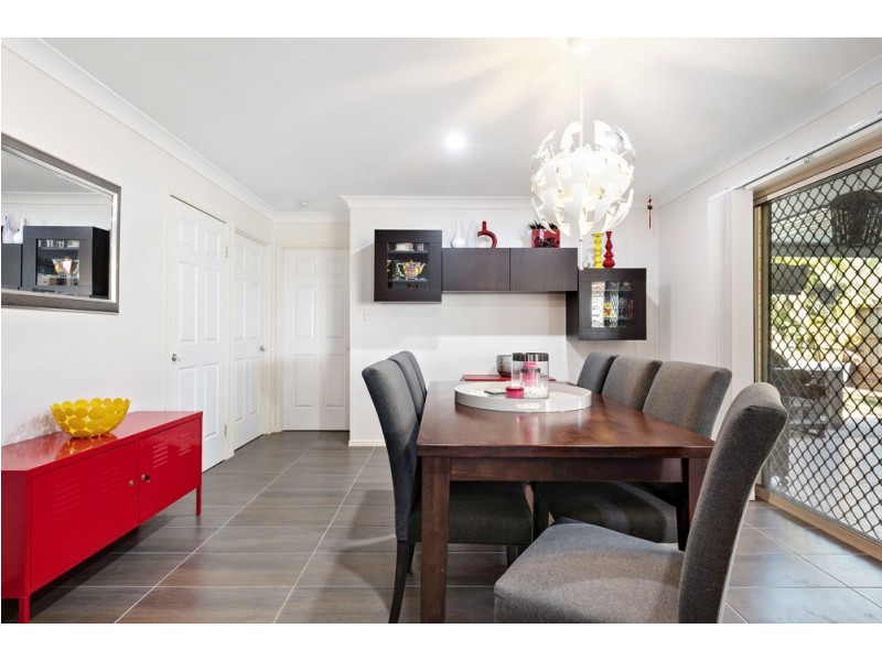 15 Manor Crescent, Wakerley QLD 4154