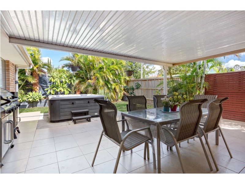 15 Manor Crescent, Wakerley QLD 4154