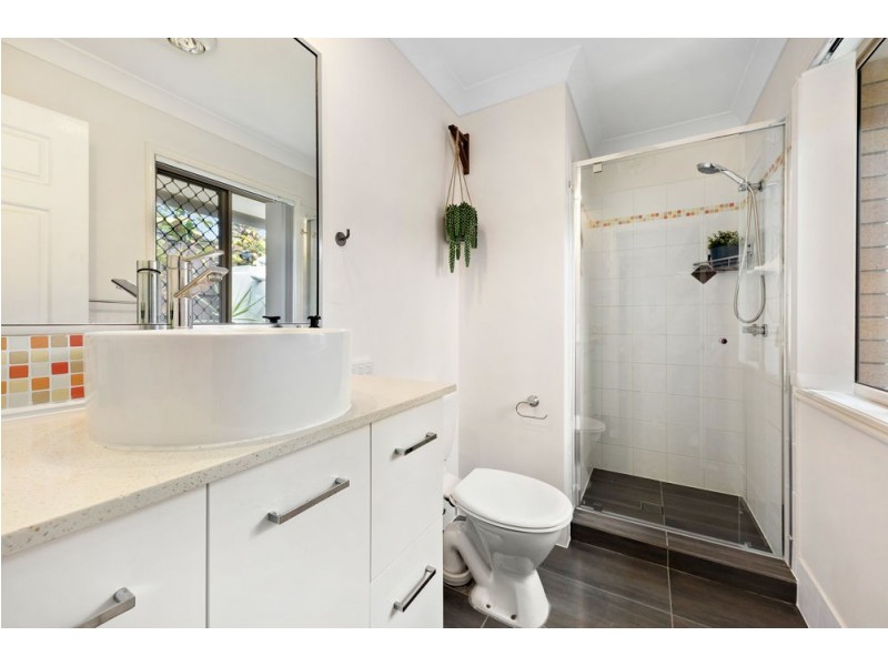 15 Manor Crescent, Wakerley QLD 4154