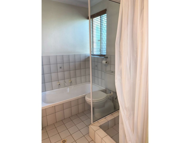 33 52 Aussat Drive, Kiara WA 6054