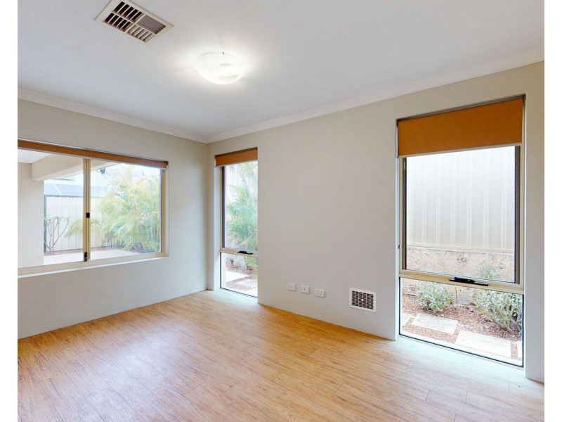 1 Gale Lane, Carramar WA 6031
