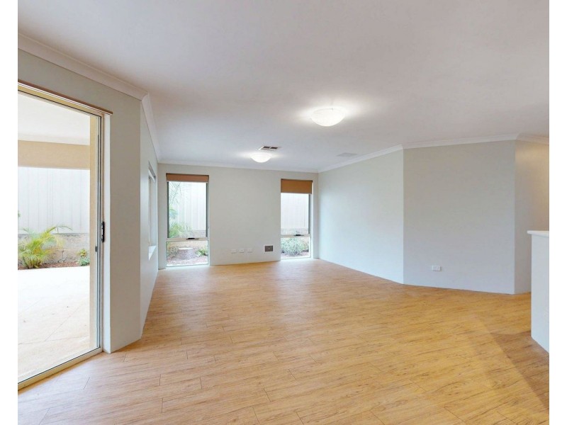 1 Gale Lane, Carramar WA 6031